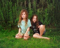 JJ_Levine_Joah_and_Aylin_in_the_grass_2023_4096px_SRGB-1.5GB thumbnail